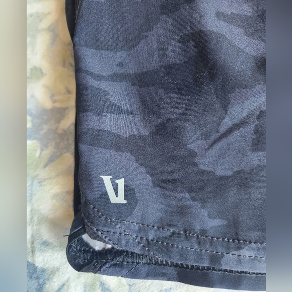 Vuori Women's Clementine Shorts Size Medium - Picture 4 of 5